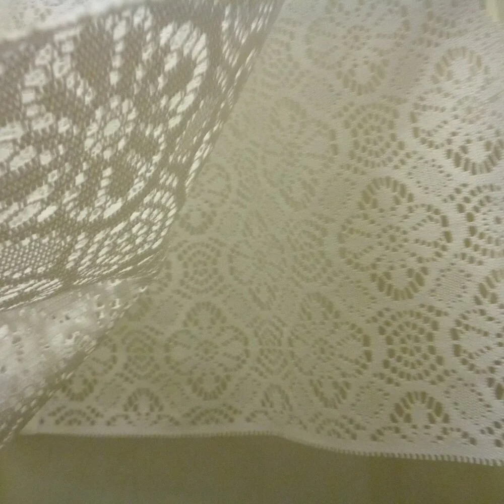 VINTAGE WHITE LACEY THICK LONG VALANCE